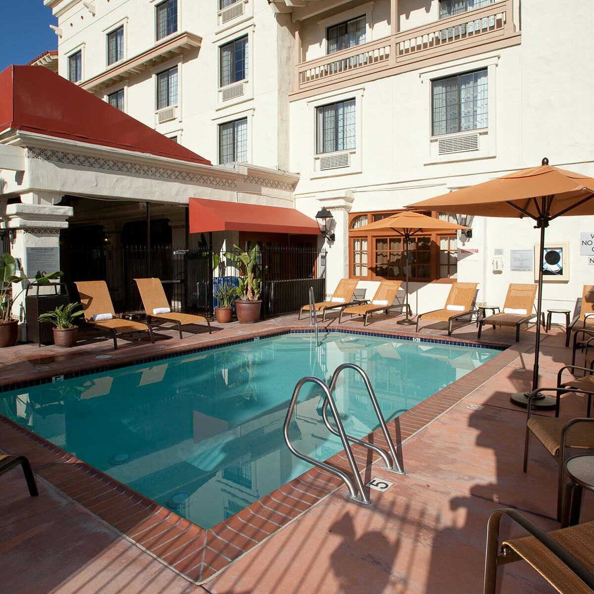 Courtyard Old Town 3*
